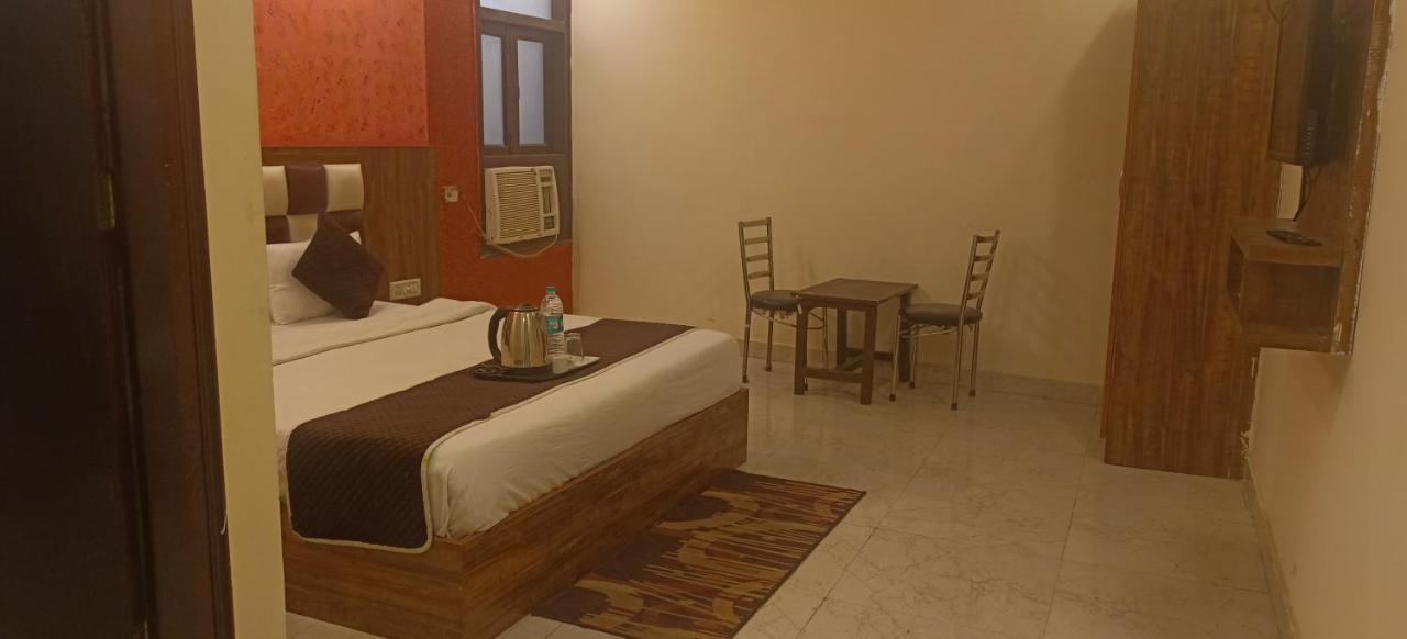 Airport Hotel Prince Palace By Byobhotels Nova Deli Exterior foto