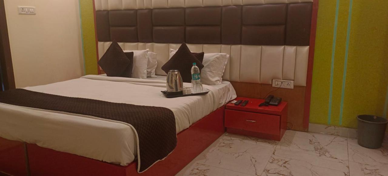 Airport Hotel Prince Palace By Byobhotels Nova Deli Exterior foto