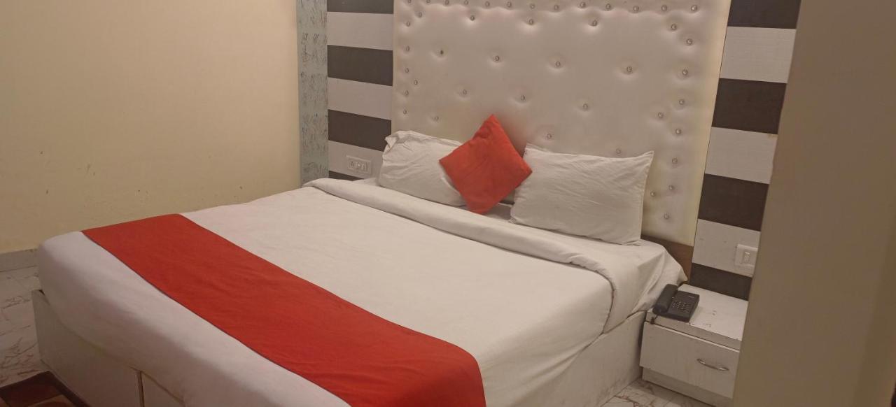 Airport Hotel Prince Palace By Byobhotels Nova Deli Exterior foto
