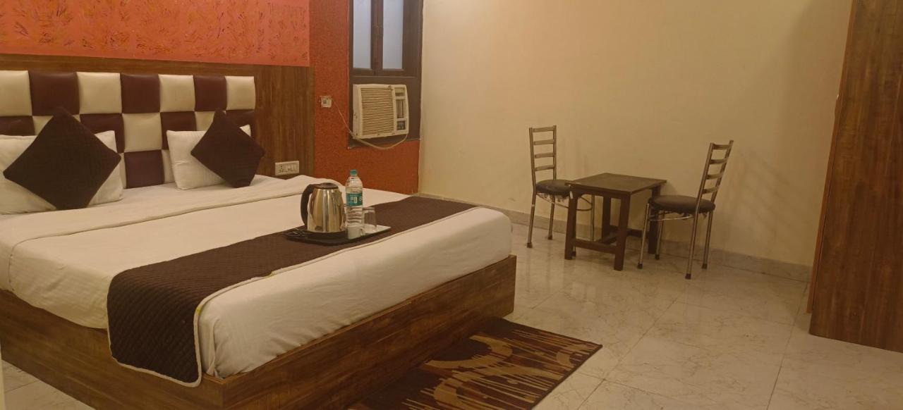 Airport Hotel Prince Palace By Byobhotels Nova Deli Exterior foto