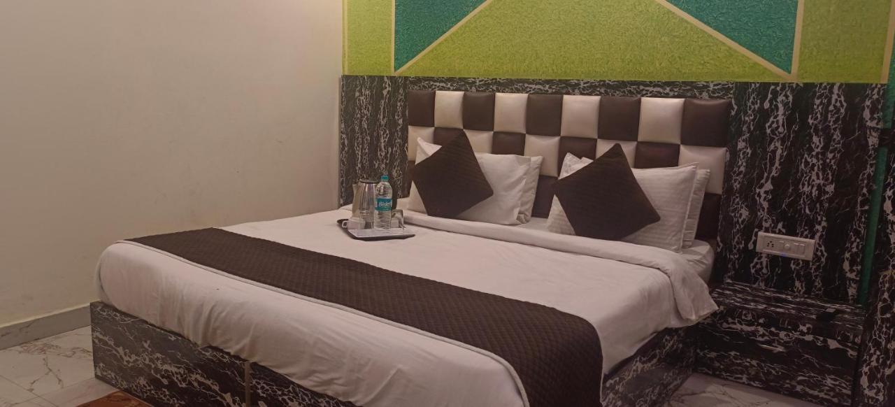 Airport Hotel Prince Palace By Byobhotels Nova Deli Exterior foto