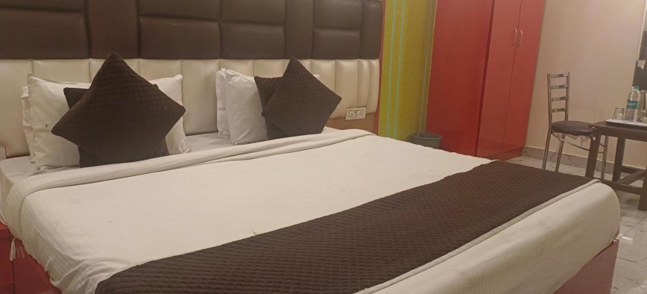Airport Hotel Prince Palace By Byobhotels Nova Deli Exterior foto
