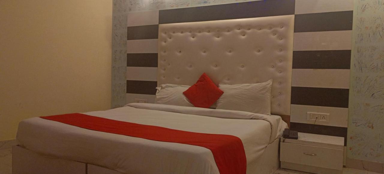 Airport Hotel Prince Palace By Byobhotels Nova Deli Exterior foto